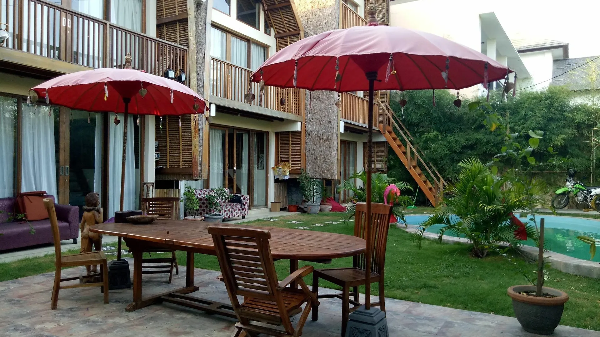 קוטה לומבוק Bamboo Bungalow אינדונזיה